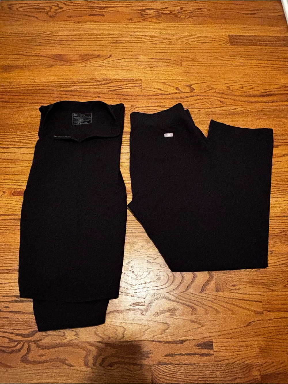 Figs Women's Black Scrub Set